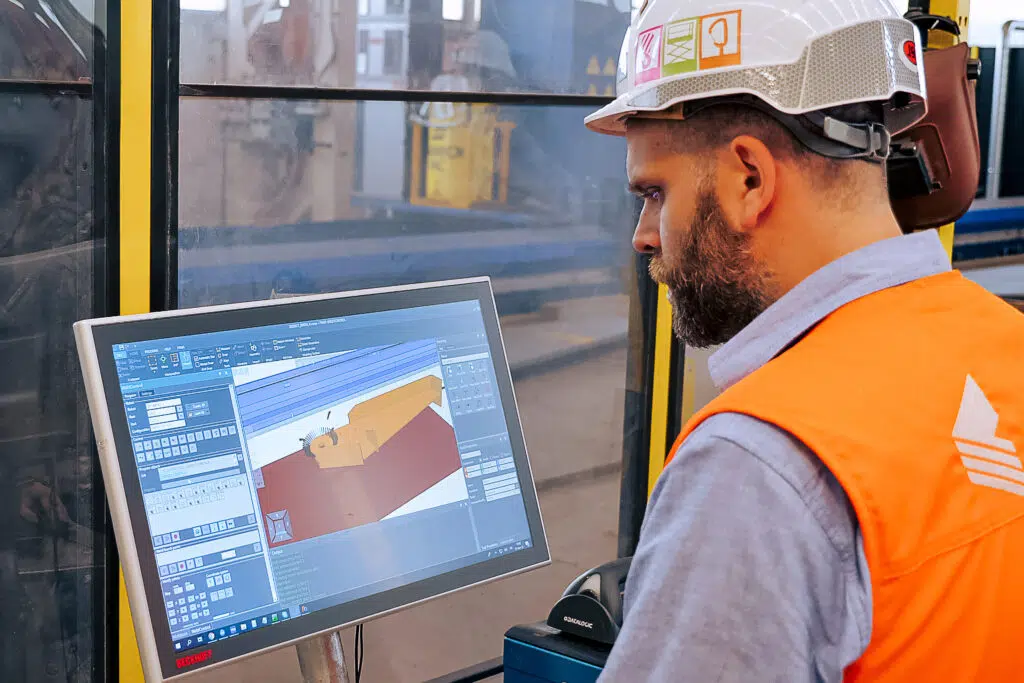 PEMA robotic welding station together with PEMA Weldcontrol software increases efficiency at Cimolai