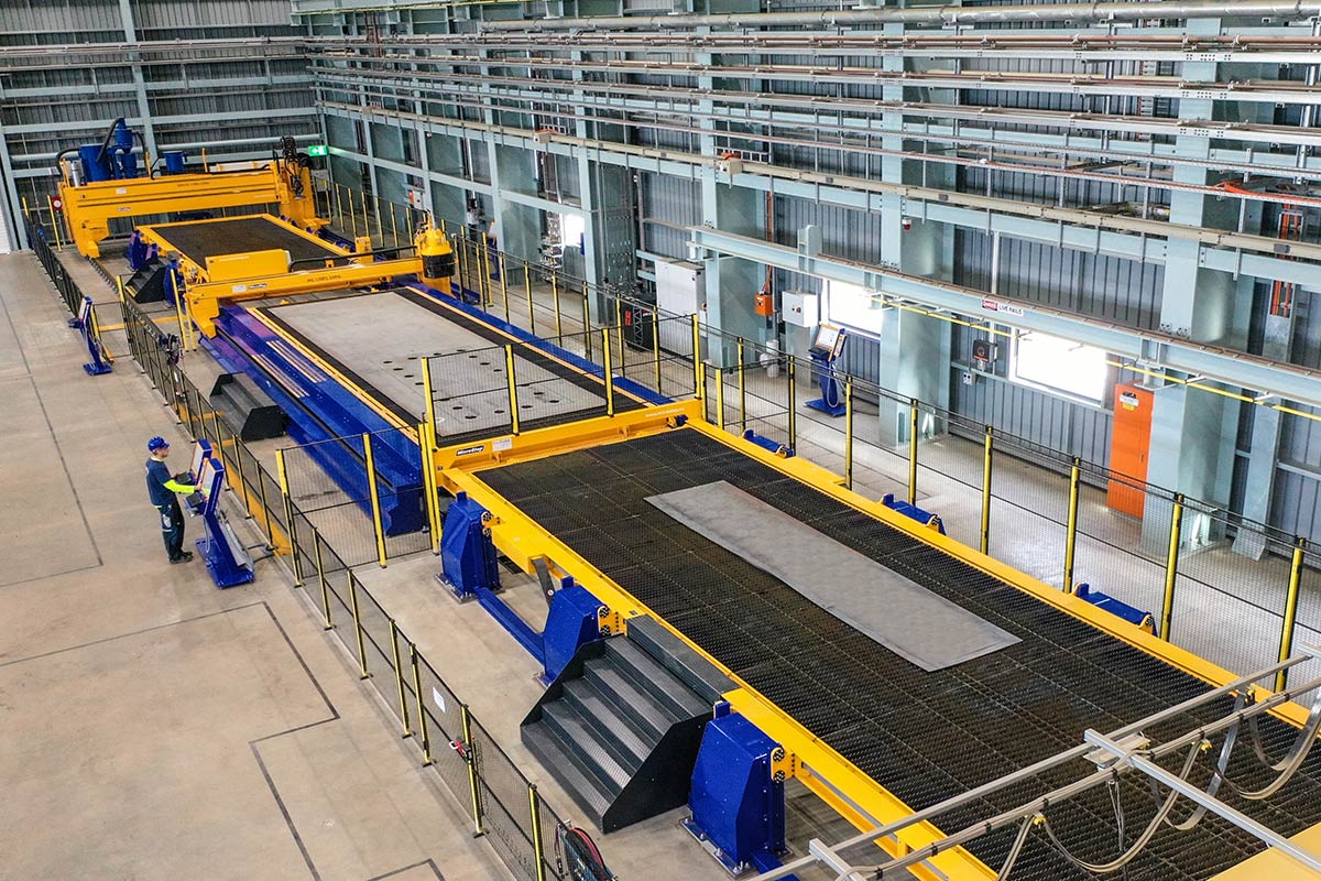 010_Plate-processing-line-plate-cutting-with-loop-tabel---powered-by-Microstep