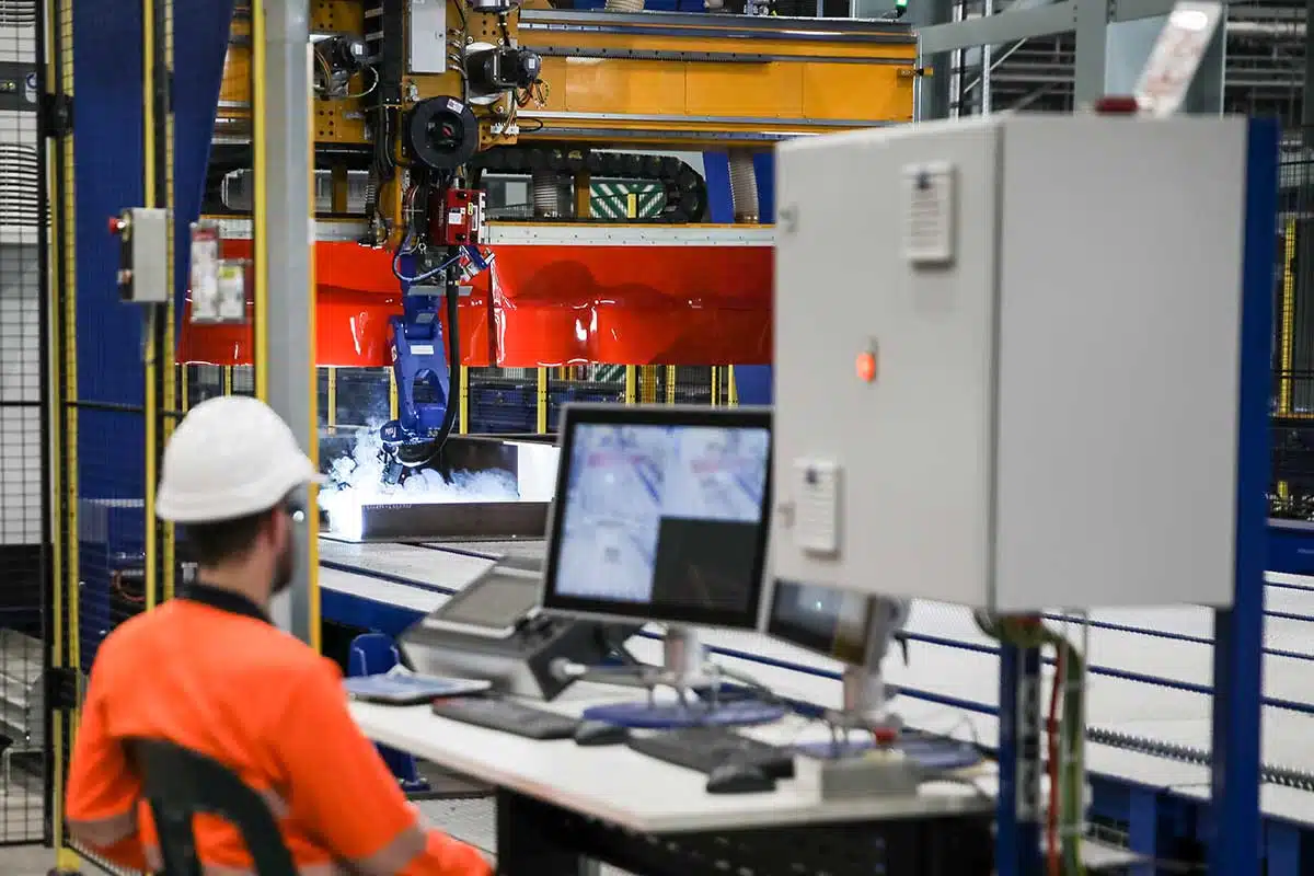 006_Pema-Micro-Panel-line,-robotic-welding-portal,VRWP-R2,-Weldcontrol-200_002-